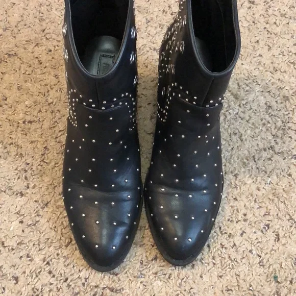 Black Grommet Boots - Picture 3 of 6